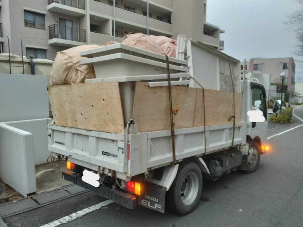 エスブロック 廃材搬出