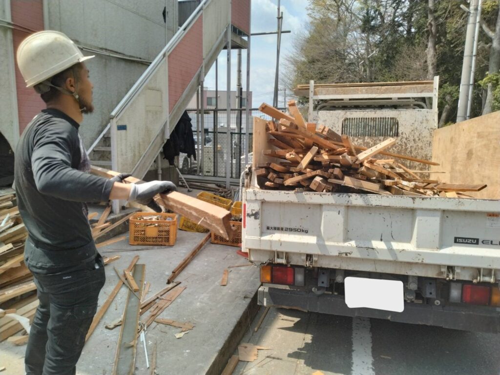 エスブロック 廃材積込