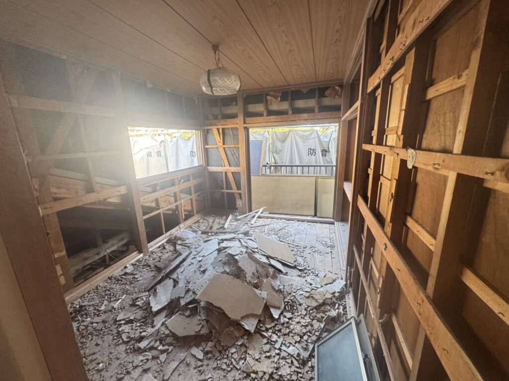 エスブロック内装解体