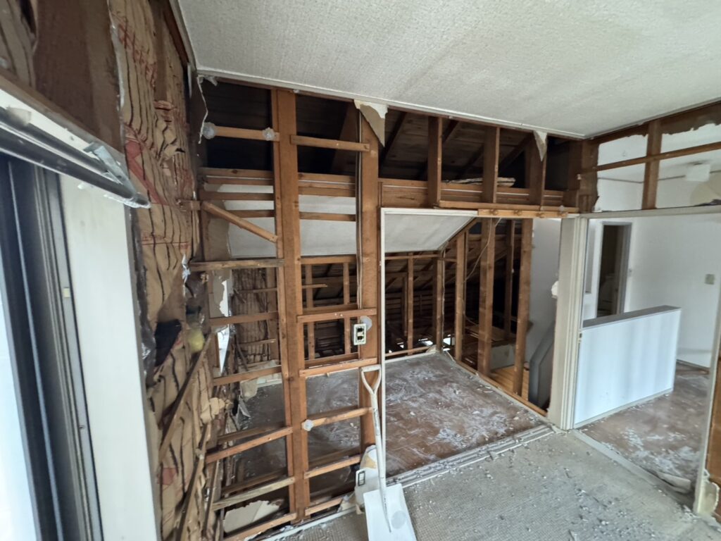 エスブロック 内装解体