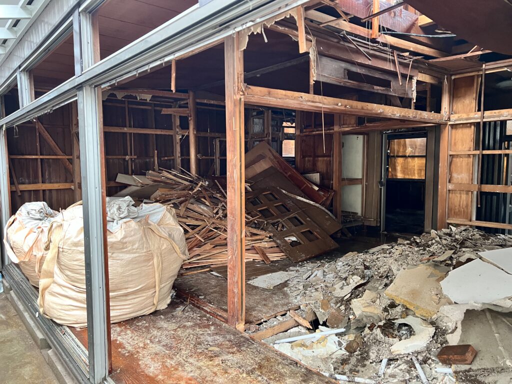 エスブロック　内装解体