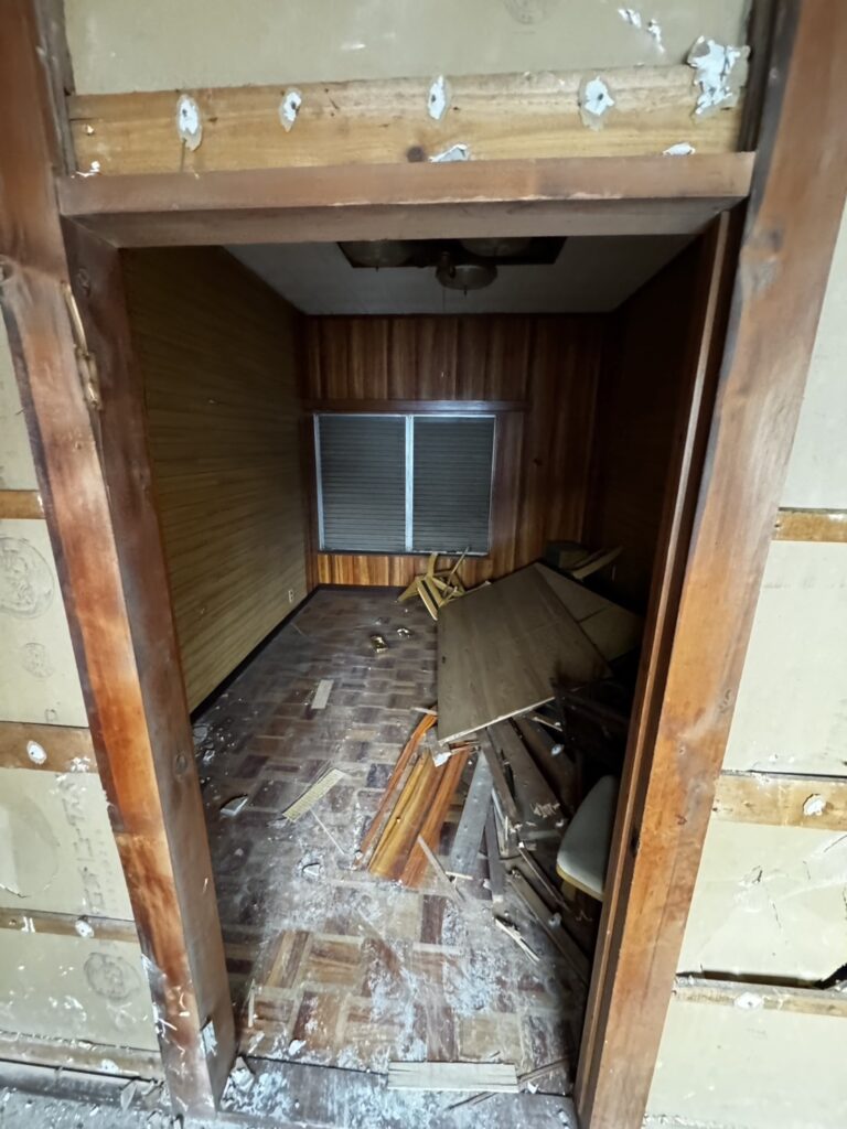 エスブロック 内装解体