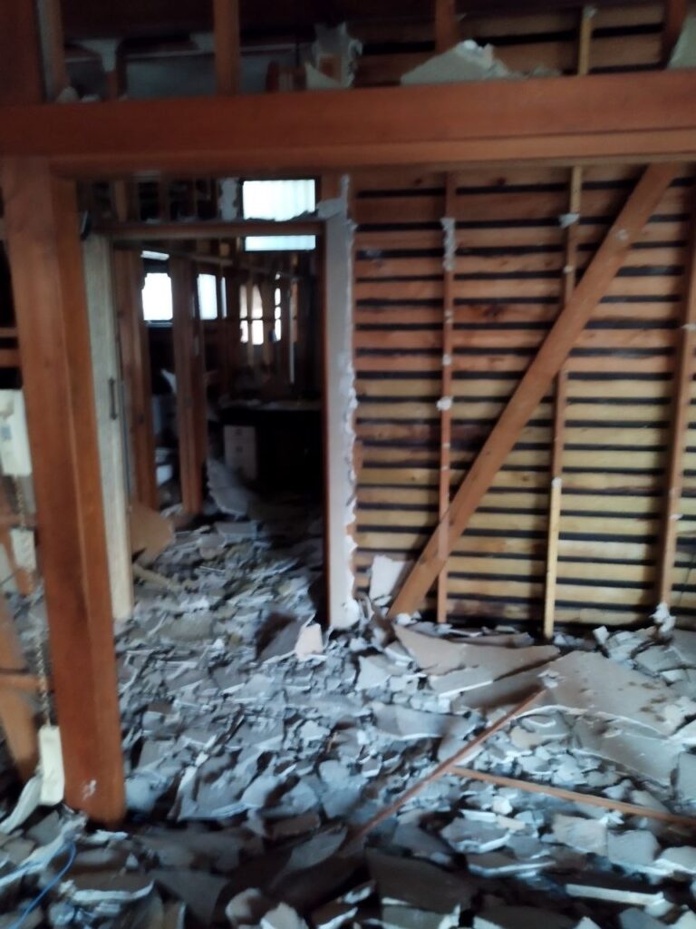 エスブロック 内装解体