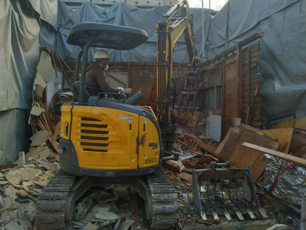 エスブロック　重機解体