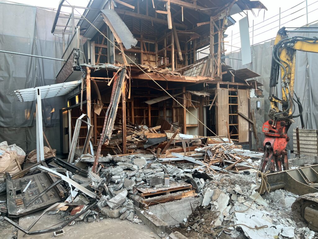 エスブロック 重機解体